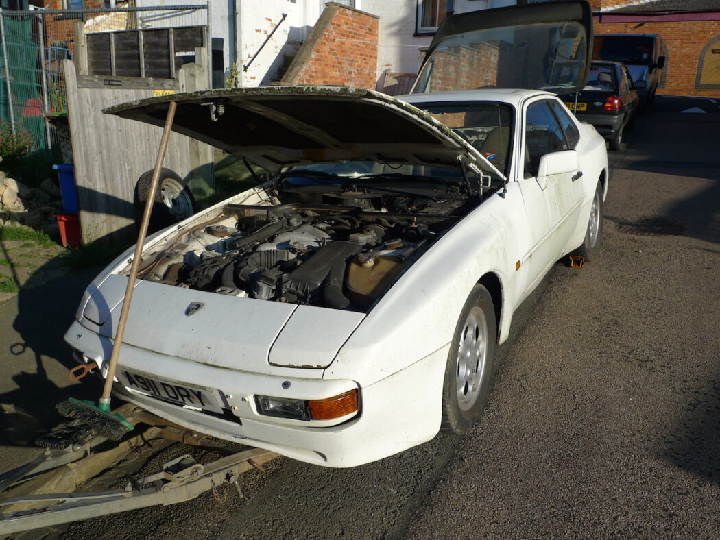 As the 944 Turbo is sold, I was keen to move my other 944 project along;  get it MOTed and then either start using it or get shot of it.